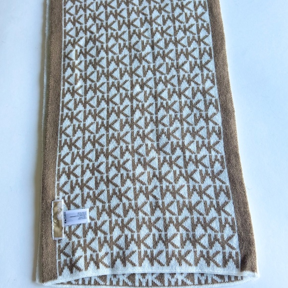 New Michael Kors Cream White Acrylic Scarf Beanie Set - Picture 6 of 9